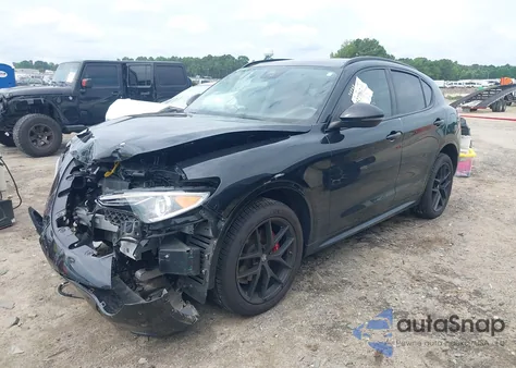 2021 Alfa Romeo Stelvio Ti/Ti Lusso/Ti Sport/Ti Sport Carbon z USA, uszkodzony, nr VIN ZASPAKBN7M7D17777